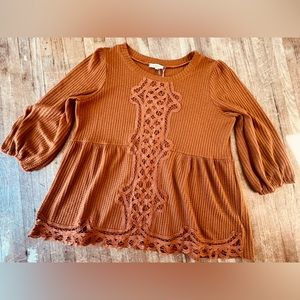ENTRO BOHO BABYDOLL TOP WITH LACE FRONT